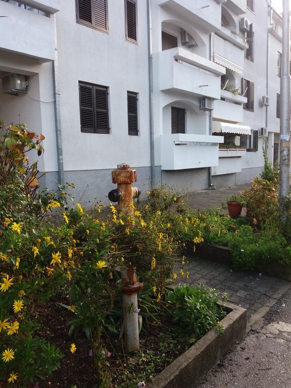 Apartment Knez Kotorska Tivat Buitenkant foto